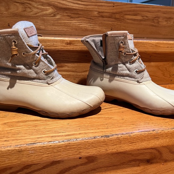 Sperry boots size 7 gently used! Great condition! - Picture 3 of 4